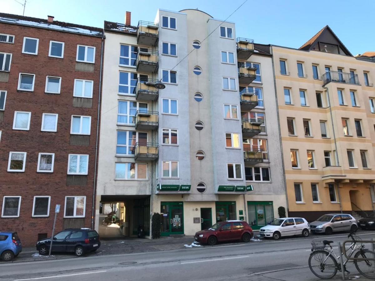 Wohlfühlwohnung mit Balkon im Zentrum von Kiel Exterior foto